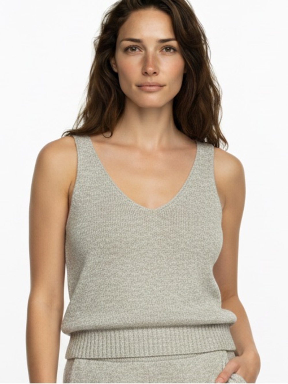 Sleeveless V-Neck Knit Tank Top in Heather Gray